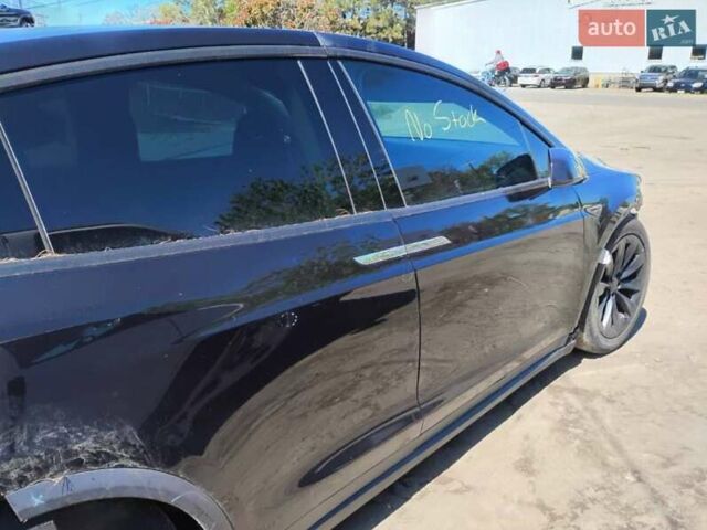 Черный Тесла Модель Х, объемом двигателя 0 л и пробегом 91 тыс. км за 11900 $, фото 2 на Automoto.ua