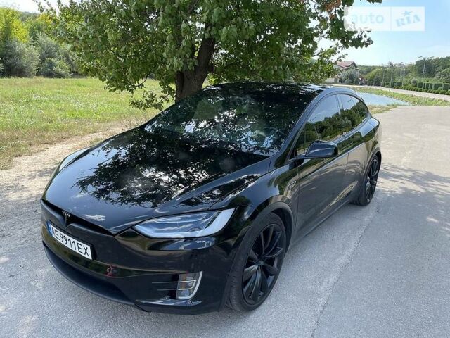 Черный Тесла Модель Х, объемом двигателя 0 л и пробегом 90 тыс. км за 50995 $, фото 4 на Automoto.ua