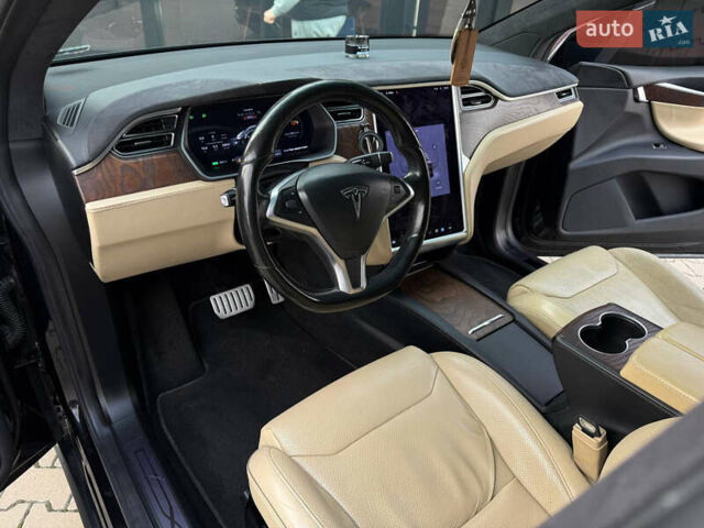 Черный Тесла Модель Х, объемом двигателя 0 л и пробегом 170 тыс. км за 19999 $, фото 5 на Automoto.ua