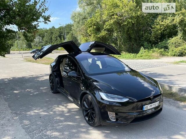 Черный Тесла Модель Х, объемом двигателя 0 л и пробегом 90 тыс. км за 50995 $, фото 14 на Automoto.ua
