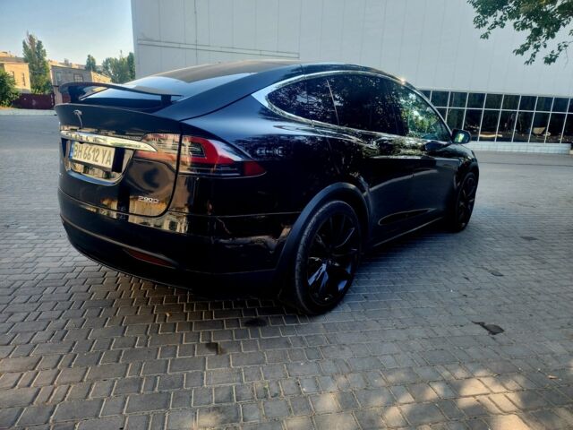 Черный Тесла Модель Х, объемом двигателя 0 л и пробегом 90 тыс. км за 24900 $, фото 3 на Automoto.ua