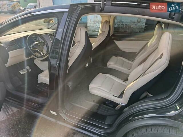 Чорний Тесла Модель Х, об'ємом двигуна 0 л та пробігом 113 тис. км за 28500 $, фото 12 на Automoto.ua