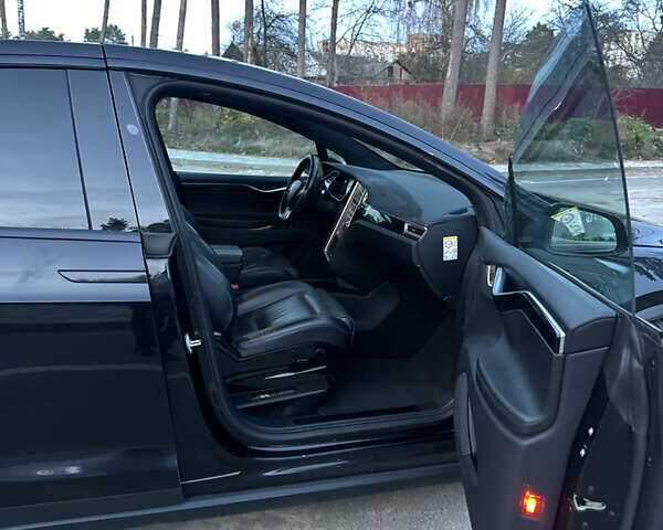 Черный Тесла Модель Х, объемом двигателя 0 л и пробегом 194 тыс. км за 19999 $, фото 34 на Automoto.ua