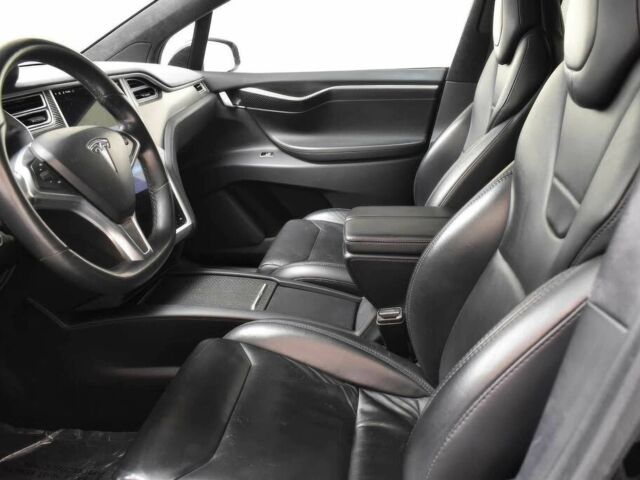 Черный Тесла Модель Х, объемом двигателя 0 л и пробегом 50 тыс. км за 32000 $, фото 11 на Automoto.ua