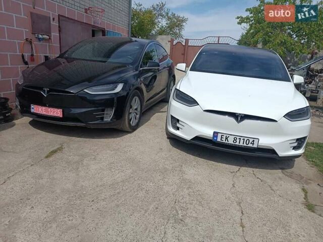 Черный Тесла Модель Х, объемом двигателя 0 л и пробегом 125 тыс. км за 24500 $, фото 1 на Automoto.ua