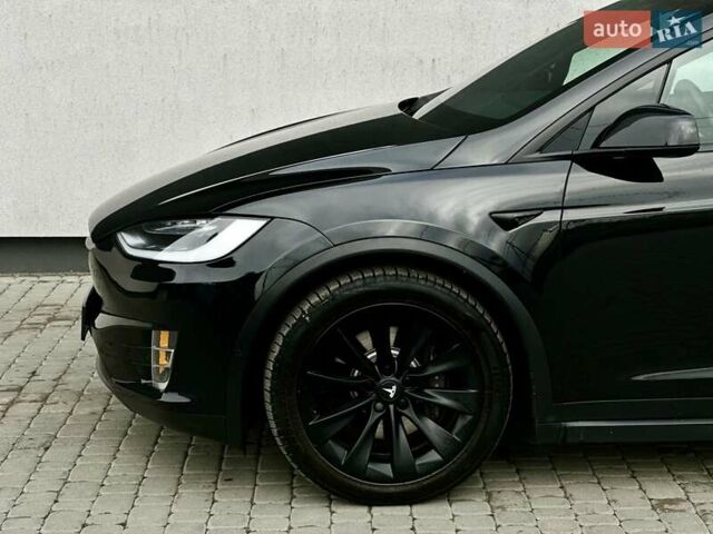 Черный Тесла Модель Х, объемом двигателя 0 л и пробегом 98 тыс. км за 32999 $, фото 58 на Automoto.ua