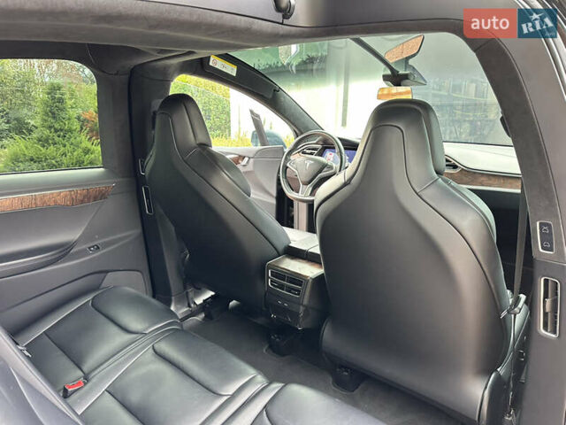 Черный Тесла Модель Х, объемом двигателя 0 л и пробегом 219 тыс. км за 24900 $, фото 7 на Automoto.ua