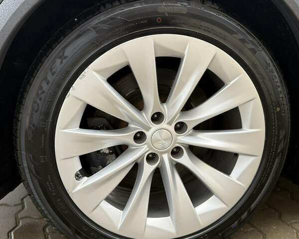 Черный Тесла Модель Х, объемом двигателя 0 л и пробегом 264 тыс. км за 15500 $, фото 12 на Automoto.ua