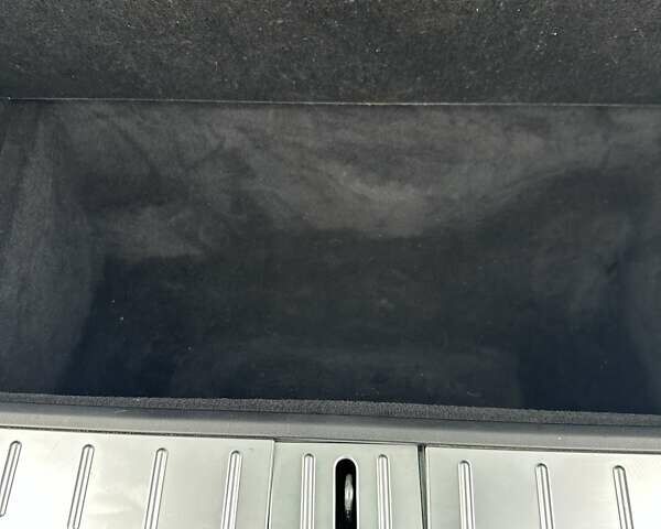 Черный Тесла Модель Х, объемом двигателя 0 л и пробегом 109 тыс. км за 27000 $, фото 15 на Automoto.ua