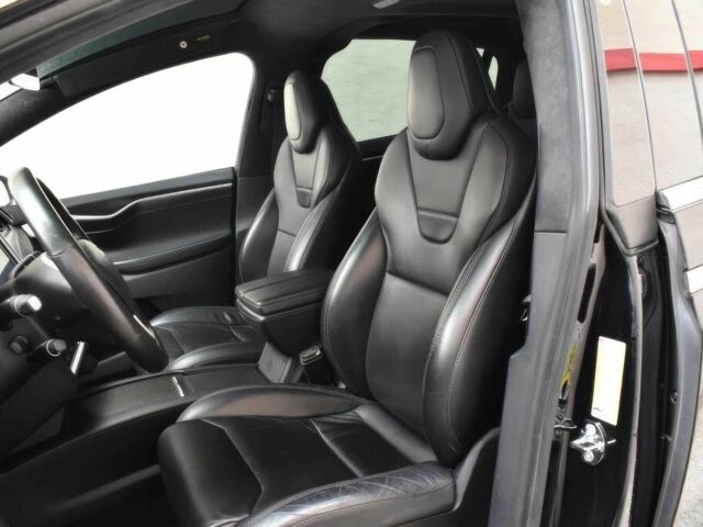 Черный Тесла Модель Х, объемом двигателя 0 л и пробегом 50 тыс. км за 32000 $, фото 10 на Automoto.ua