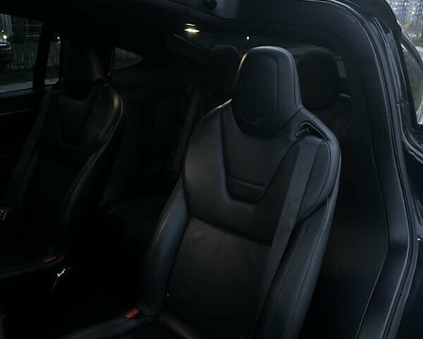 Черный Тесла Модель Х, объемом двигателя 0 л и пробегом 194 тыс. км за 19999 $, фото 35 на Automoto.ua