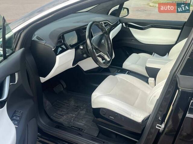Тесла Модель Х 2017 в Киеве на Automoto.ua Черный Тесла Модель Х, объемом двигателя 0 л и пробегом 81 тыс. км за 23000 $, фото 12 на Automoto.ua