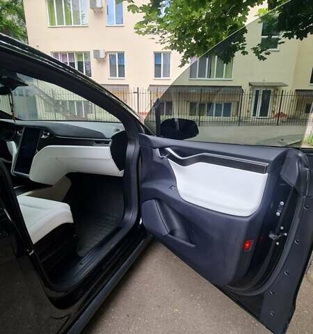 Черный Тесла Модель Х, объемом двигателя 0 л и пробегом 81 тыс. км за 27000 $, фото 16 на Automoto.ua