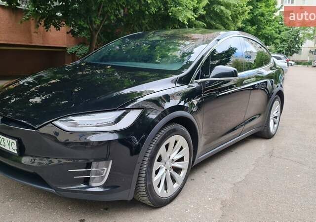 Черный Тесла Модель Х, объемом двигателя 0 л и пробегом 81 тыс. км за 27000 $, фото 32 на Automoto.ua