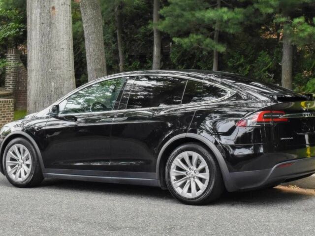 Черный Тесла Модель Х, объемом двигателя 0 л и пробегом 50 тыс. км за 32000 $, фото 6 на Automoto.ua