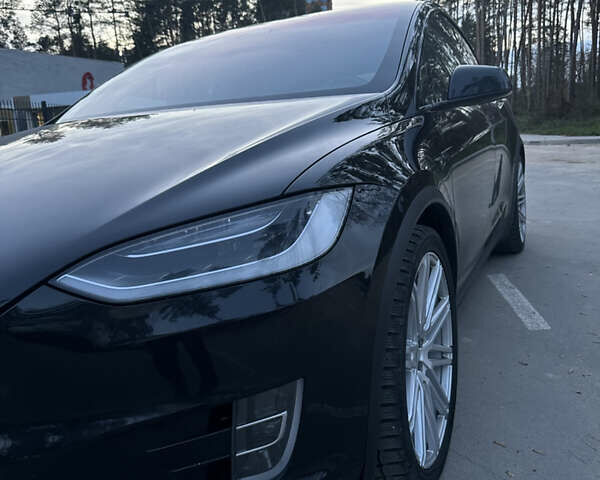 Черный Тесла Модель Х, объемом двигателя 0 л и пробегом 194 тыс. км за 19999 $, фото 9 на Automoto.ua