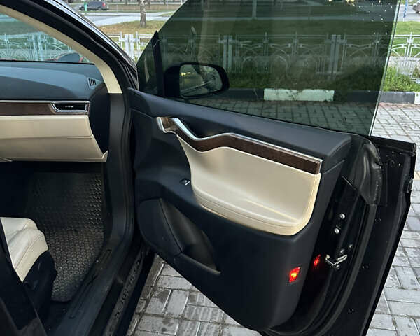 Чорний Тесла Модель Х, об'ємом двигуна 0 л та пробігом 112 тис. км за 27000 $, фото 10 на Automoto.ua