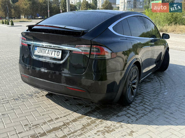 Черный Тесла Модель Х, объемом двигателя 0 л и пробегом 157 тыс. км за 25500 $, фото 2 на Automoto.ua
