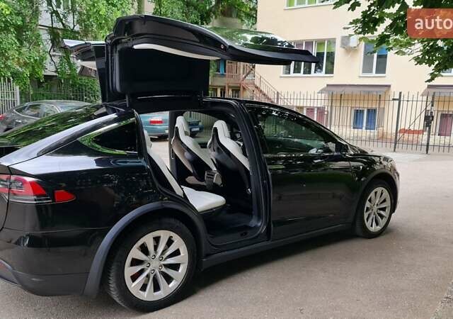Черный Тесла Модель Х, объемом двигателя 0 л и пробегом 81 тыс. км за 27000 $, фото 7 на Automoto.ua