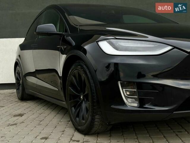 Черный Тесла Модель Х, объемом двигателя 0 л и пробегом 98 тыс. км за 32999 $, фото 33 на Automoto.ua