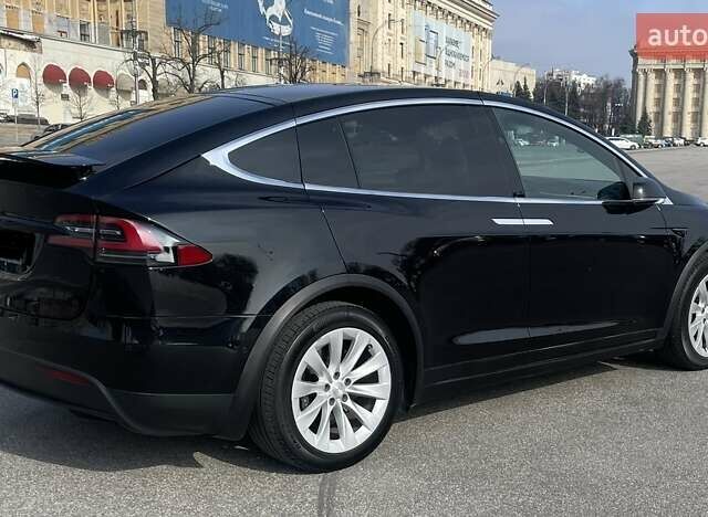 Черный Тесла Модель Х, объемом двигателя 0 л и пробегом 109 тыс. км за 31800 $, фото 6 на Automoto.ua