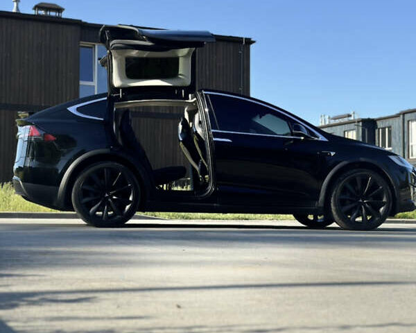 Черный Тесла Модель Х, объемом двигателя 0 л и пробегом 110 тыс. км за 21000 $, фото 2 на Automoto.ua