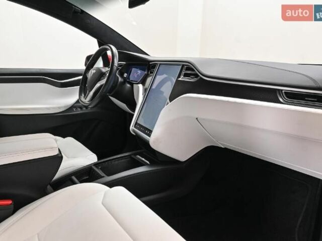 Черный Тесла Модель Х, объемом двигателя 0 л и пробегом 124 тыс. км за 27500 $, фото 19 на Automoto.ua