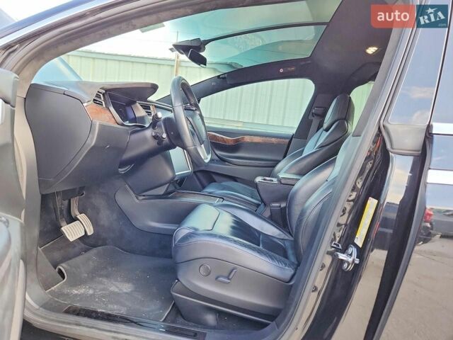 Черный Тесла Модель Х, объемом двигателя 0 л и пробегом 98 тыс. км за 7300 $, фото 6 на Automoto.ua