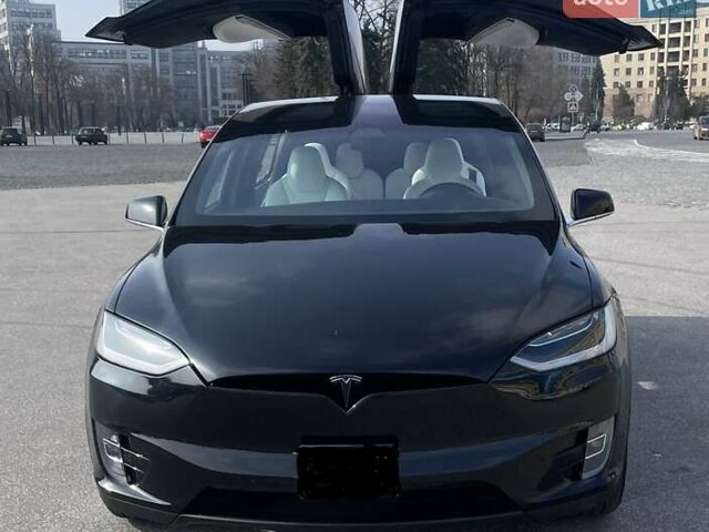 Черный Тесла Модель Х, объемом двигателя 0 л и пробегом 109 тыс. км за 31800 $, фото 5 на Automoto.ua