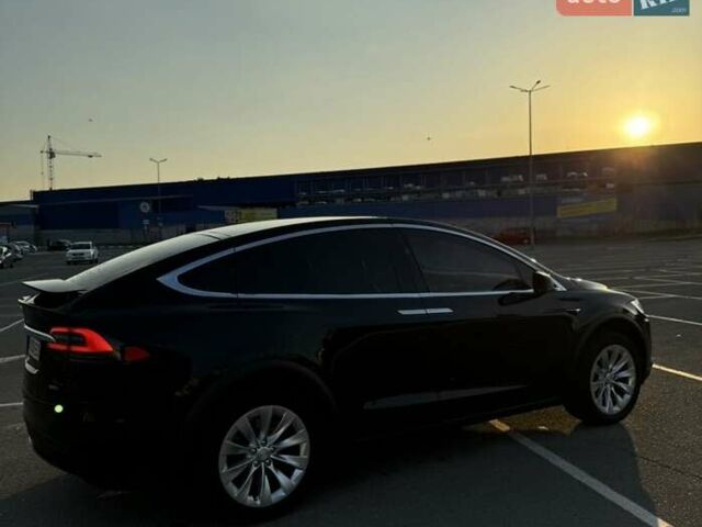 Черный Тесла Модель Х, объемом двигателя 0 л и пробегом 90 тыс. км за 28000 $, фото 7 на Automoto.ua