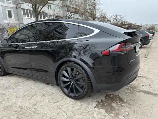 Черный Тесла Модель Х, объемом двигателя 0 л и пробегом 94 тыс. км за 25999 $, фото 5 на Automoto.ua