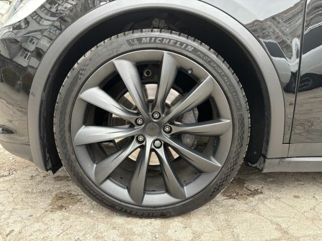 Черный Тесла Модель Х, объемом двигателя 0 л и пробегом 94 тыс. км за 25999 $, фото 7 на Automoto.ua