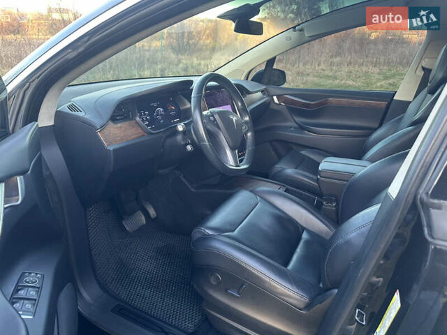 Черный Тесла Модель Х, объемом двигателя 0 л и пробегом 91 тыс. км за 20500 $, фото 19 на Automoto.ua