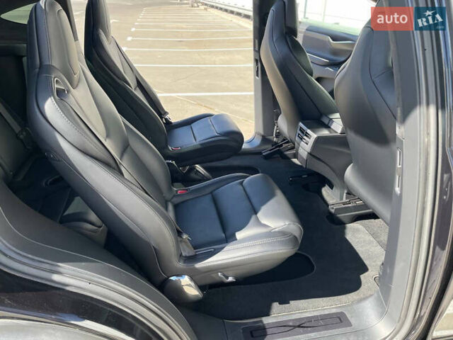 Черный Тесла Модель Х, объемом двигателя 0 л и пробегом 118 тыс. км за 33000 $, фото 37 на Automoto.ua
