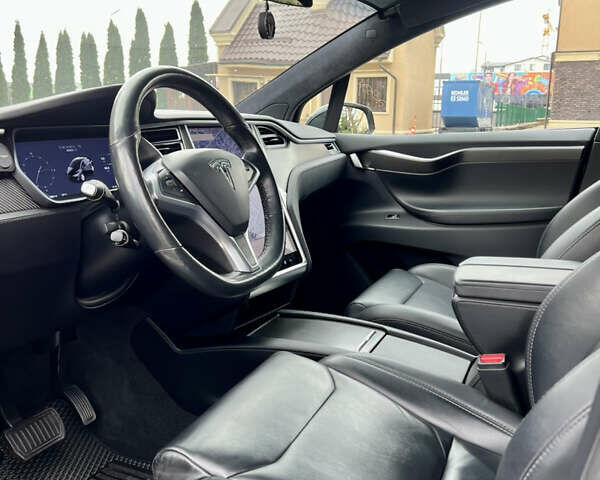 Черный Тесла Модель Х, объемом двигателя 0 л и пробегом 109 тыс. км за 29950 $, фото 49 на Automoto.ua