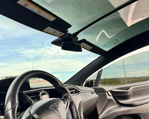 Черный Тесла Модель Х, объемом двигателя 0 л и пробегом 103 тыс. км за 34999 $, фото 12 на Automoto.ua