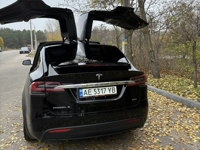 Черный Тесла Модель Х, объемом двигателя 0 л и пробегом 94 тыс. км за 25999 $, фото 3 на Automoto.ua