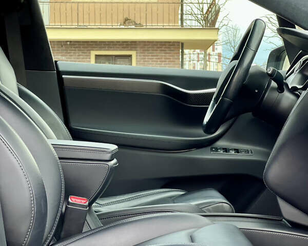 Черный Тесла Модель Х, объемом двигателя 0 л и пробегом 109 тыс. км за 29950 $, фото 43 на Automoto.ua