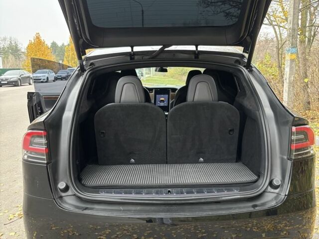 Черный Тесла Модель Х, объемом двигателя 0 л и пробегом 94 тыс. км за 25999 $, фото 16 на Automoto.ua