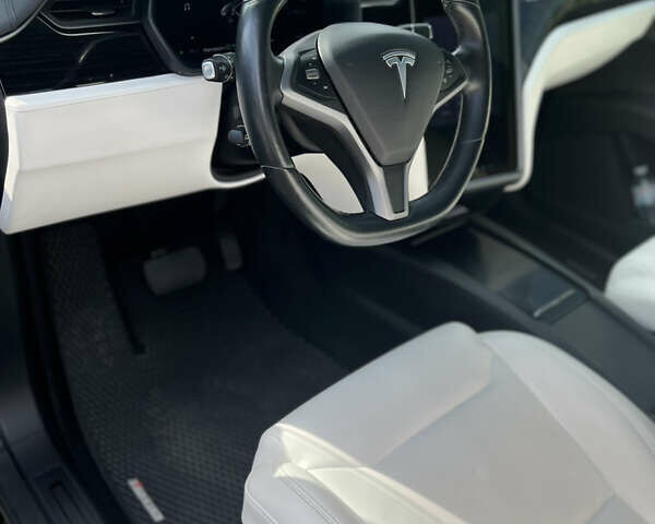 Черный Тесла Модель Х, объемом двигателя 0 л и пробегом 76 тыс. км за 41000 $, фото 6 на Automoto.ua