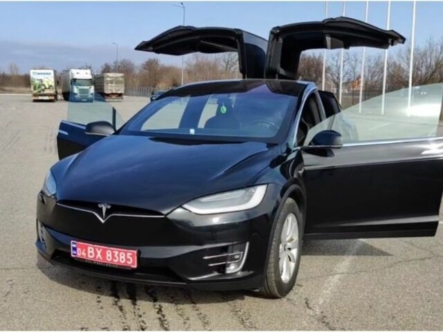 Черный Тесла Модель Х, объемом двигателя 0 л и пробегом 118 тыс. км за 32000 $, фото 1 на Automoto.ua