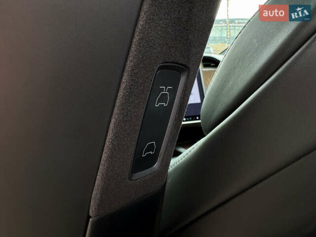 Черный Тесла Модель Х, объемом двигателя 0 л и пробегом 94 тыс. км за 26900 $, фото 19 на Automoto.ua