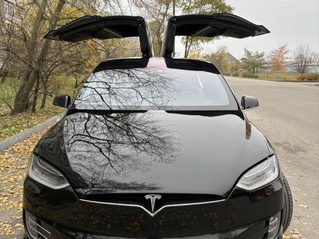 Черный Тесла Модель Х, объемом двигателя 0 л и пробегом 94 тыс. км за 25999 $, фото 1 на Automoto.ua