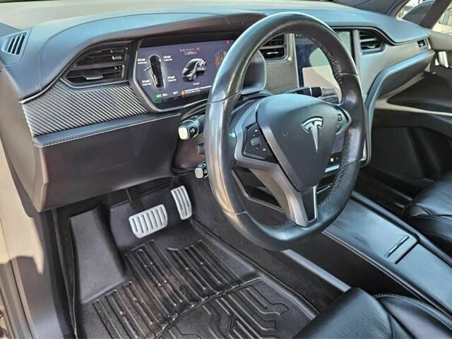 Тесла Модель Х 2018 у Києві на Automoto.ua Чорний Тесла Модель Х, об'ємом двигуна 0 л та пробігом 45 тис. км за 14000 $, фото 9 на Automoto.ua