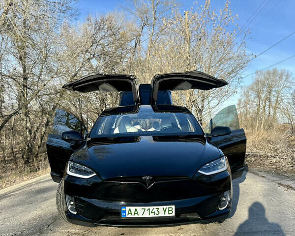 Черный Тесла Модель Х, объемом двигателя 0 л и пробегом 60 тыс. км за 39000 $, фото 7 на Automoto.ua