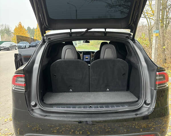 Черный Тесла Модель Х, объемом двигателя 0 л и пробегом 94 тыс. км за 25999 $, фото 14 на Automoto.ua