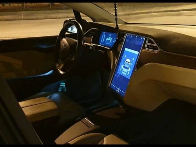 Черный Тесла Модель Х, объемом двигателя 0 л и пробегом 42 тыс. км за 46000 $, фото 9 на Automoto.ua