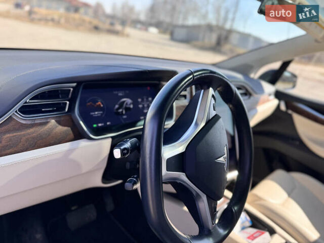 Черный Тесла Модель Х, объемом двигателя 0 л и пробегом 146 тыс. км за 21700 $, фото 4 на Automoto.ua
