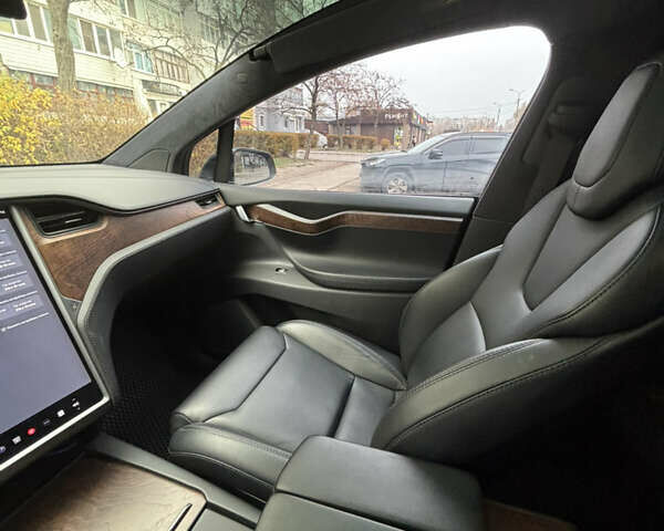 Черный Тесла Модель Х, объемом двигателя 0 л и пробегом 94 тыс. км за 25999 $, фото 8 на Automoto.ua