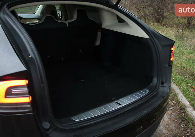 Чорний Тесла Модель Х, об'ємом двигуна 0 л та пробігом 125 тис. км за 27000 $, фото 29 на Automoto.ua